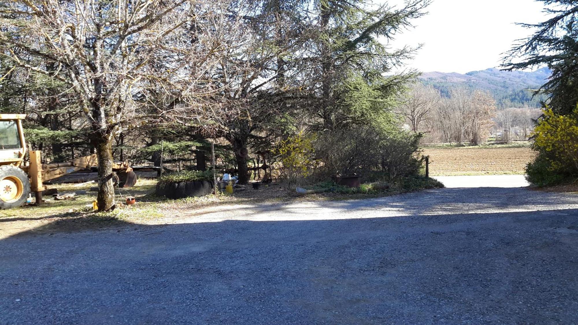 A La Campagne Aiglun (Alpes-de-Haute-Provence)